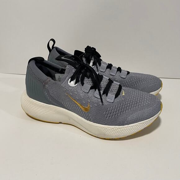 Nike Women's React Escape Run Flyknit Shoes Sneakers Grey Size 7 Active Like New - Picture 7 of 9